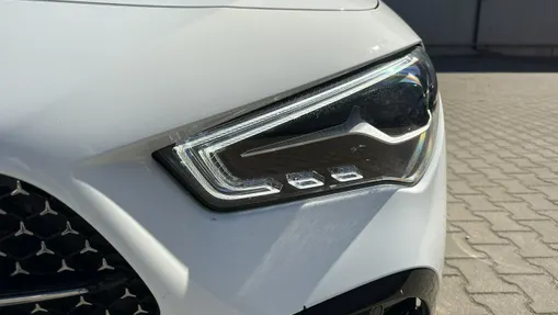 MERCEDES-BENZ CLA -