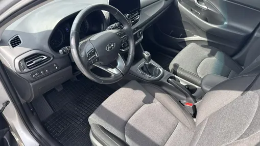 HYUNDAI i30 -