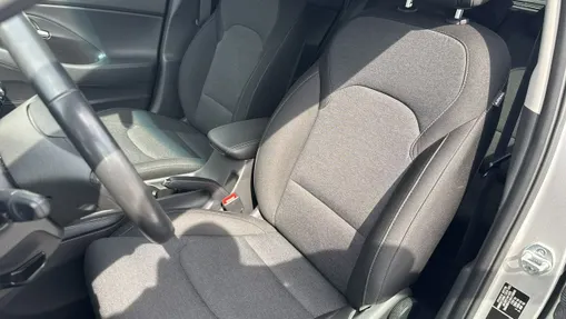 HYUNDAI i30 -