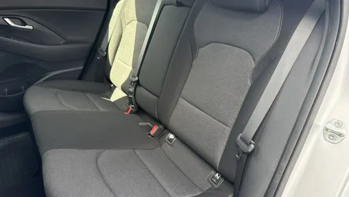 HYUNDAI i30 -