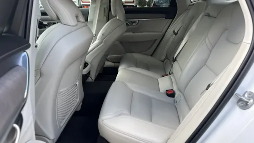VOLVO S90 -
