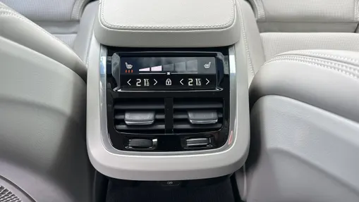 VOLVO S90 -