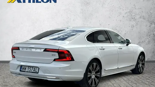 VOLVO S90 -
