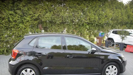 VOLKSWAGEN Polo -