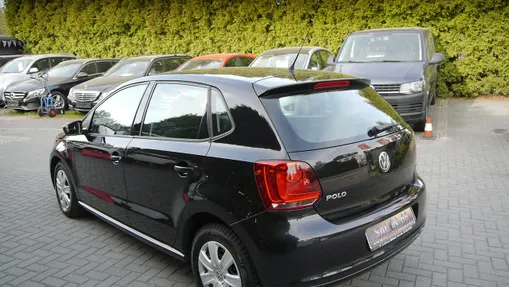 VOLKSWAGEN Polo -