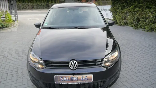 VOLKSWAGEN Polo -