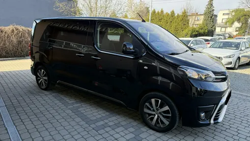 TOYOTA Proace Verso -