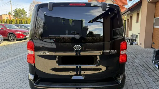 TOYOTA Proace Verso -