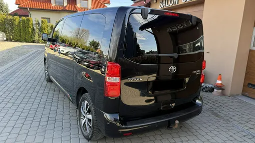 TOYOTA Proace Verso -