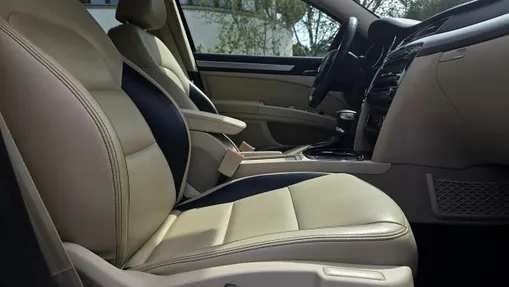 SKODA Superb -
