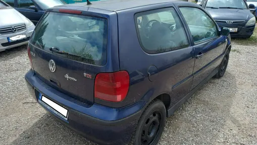 VOLKSWAGEN Polo -