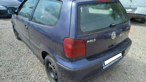 VOLKSWAGEN Polo -