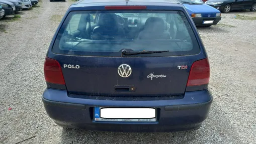 VOLKSWAGEN Polo -