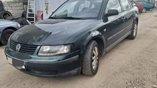 VOLKSWAGEN Passat -