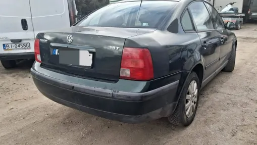 VOLKSWAGEN Passat -