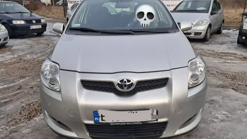 TOYOTA Auris -