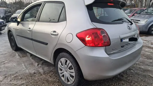 TOYOTA Auris -