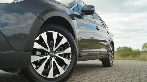 SUBARU Outback -