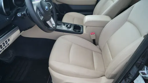 SUBARU Outback -