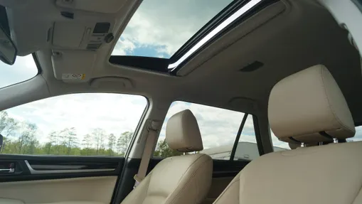 SUBARU Outback -
