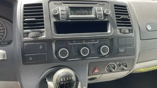 VOLKSWAGEN Transporter -