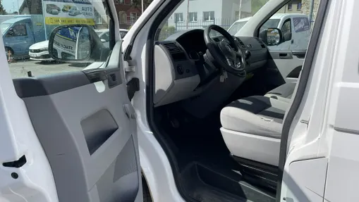 VOLKSWAGEN Transporter -