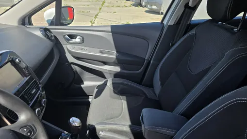 RENAULT Clio -