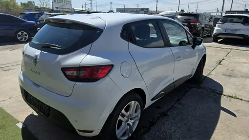RENAULT Clio -