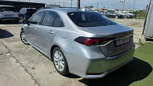 TOYOTA Corolla -