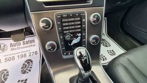 VOLVO V60 -