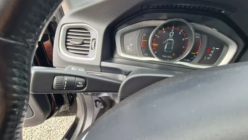 VOLVO V60 -