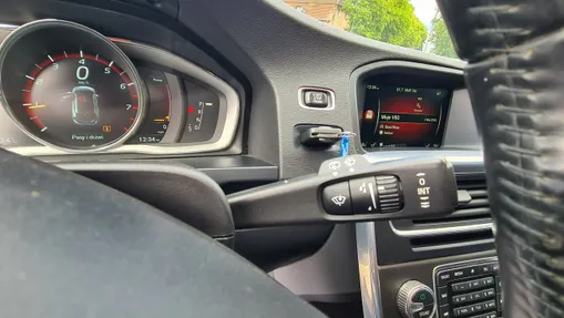 VOLVO V60 -