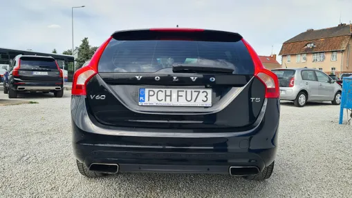 VOLVO V60 -
