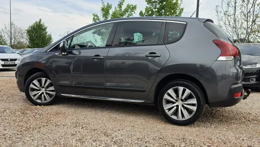 PEUGEOT 3008 -