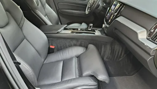 VOLVO XC60 -