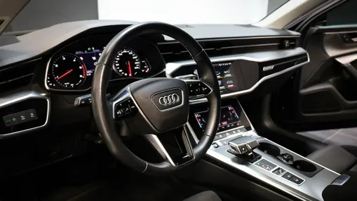 AUDI A6 -