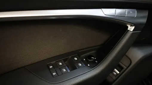 AUDI A6 -
