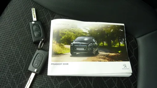 PEUGEOT 3008 -