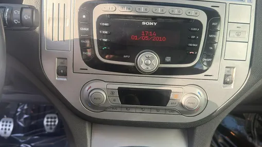 FORD Kuga -