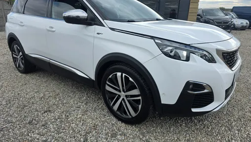 PEUGEOT 5008 -