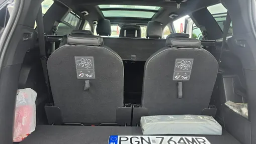 PEUGEOT 5008 -