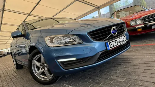 VOLVO V60 -
