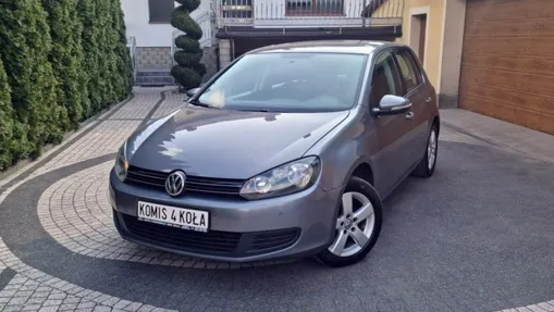 VOLKSWAGEN Golf -