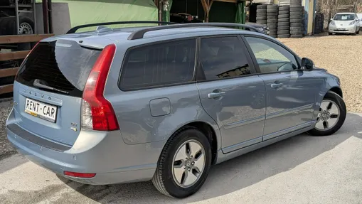 VOLVO V50 -