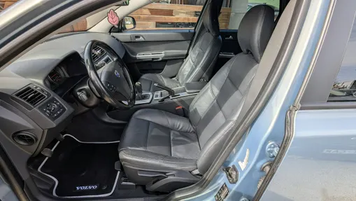 VOLVO V50 -