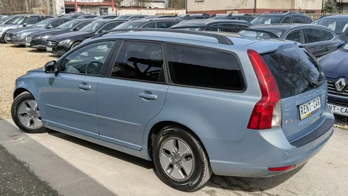 VOLVO V50 -