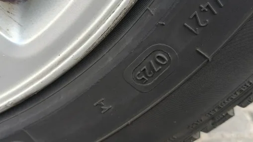 VOLVO V50 -