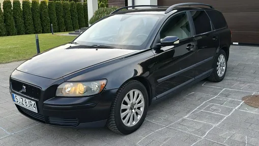 VOLVO V50 -