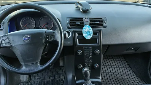 VOLVO V50 -