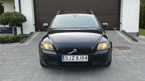 VOLVO V50 -